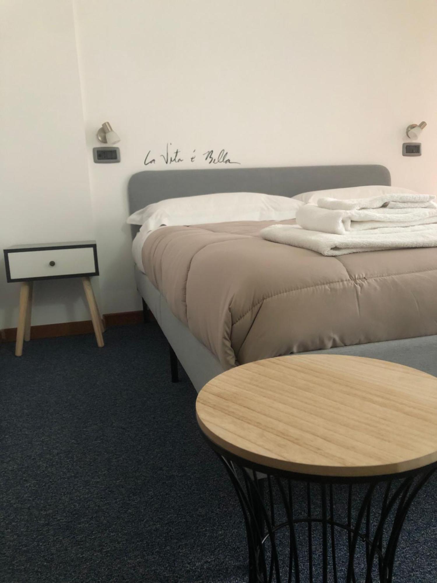 Hotel Domus Cerreto dʼEsi Buitenkant foto