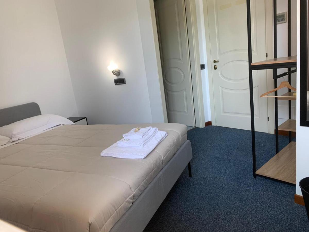 Hotel Domus Cerreto dʼEsi Buitenkant foto